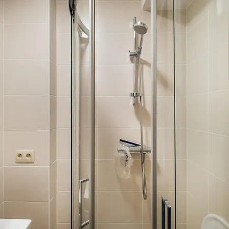 Duplex Near Zeedijk & Center With Sunny Balcony, Cleaning Included