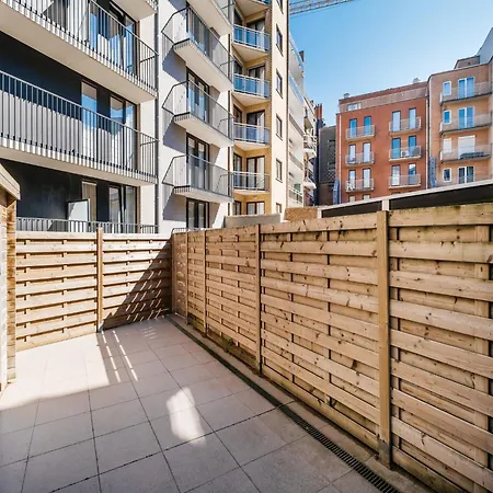 Duplex Near Zeedijk & Center With Sunny Balcony, Cleaning Included Apartment