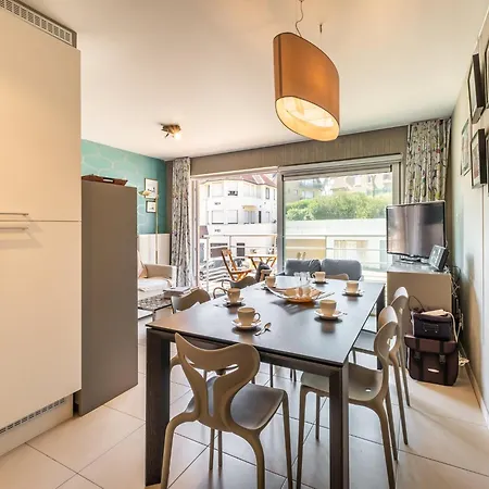 Duplex Near Zeedijk & Center With Sunny Balcony, Cleaning Included Apartment Koksijde