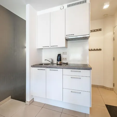 Duplex Near Zeedijk & Center With Sunny Balcony, Cleaning Included 아파트