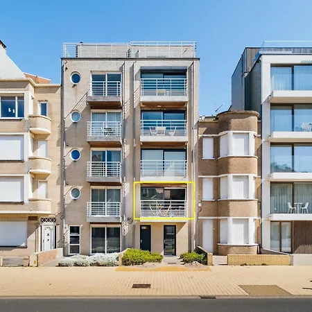 Duplex Near Zeedijk & Center With Sunny Balcony, Cleaning Included Koksijde